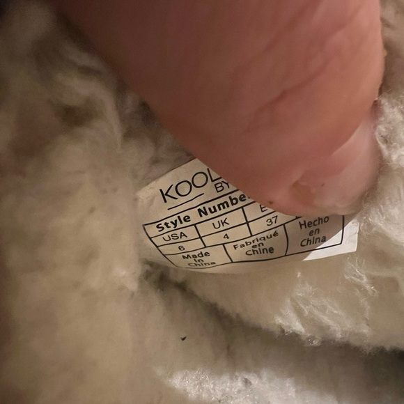 KOOLABURRA BY UGG boots 👢 - Picture 6 of 6